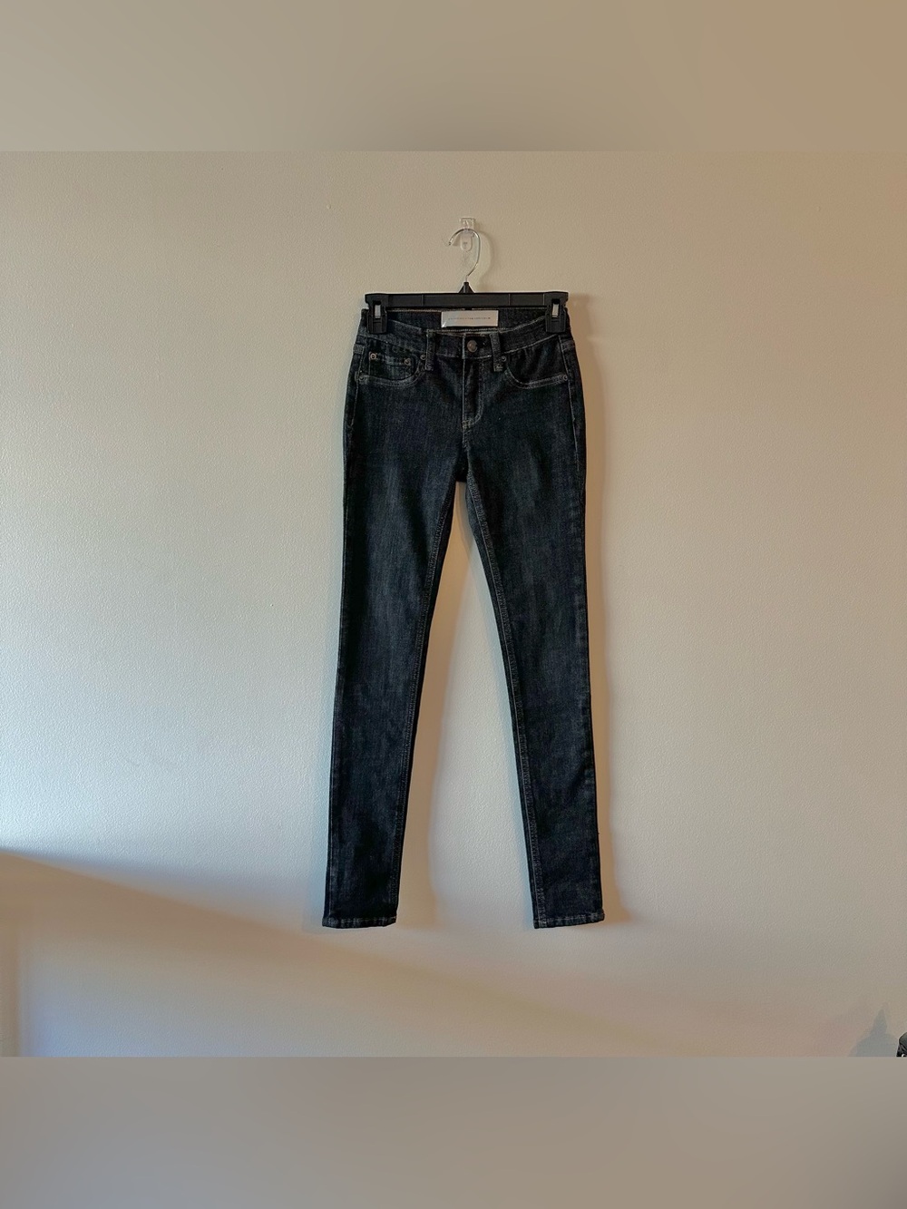 Y2K Victoria Beckham Low Rise Dark Wash Skinny Jeans 25 Stretch Street Style
Go